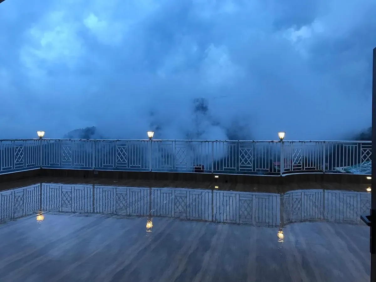 Hostie Mystica-Highest Penthouse With Terrace, Mashobra Apartment Shimla